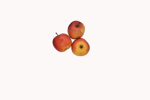 tres manzanas