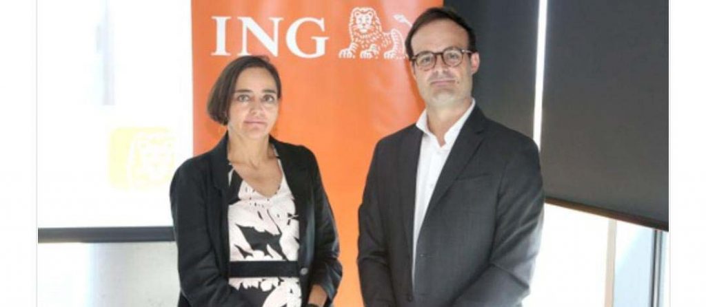 Almudena Román, directora de banca para particulares de ING , y Pablo Porres, director de ahorro e inversión1