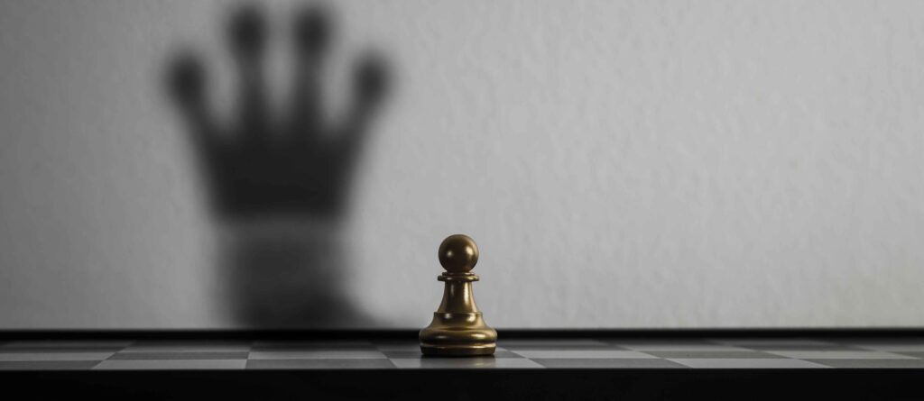 Chessman is changed to the shadow of the crown.
