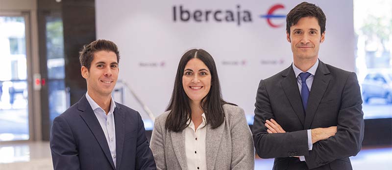 Guillermo Uriol, gestor de fondos de fondos y selector senior de renta fija, Amelia Benito, responsable de arquitectura abierta, y Pedro Lacambra, coordinador del equipo