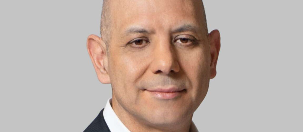ERZAN   2024 Headshot copia