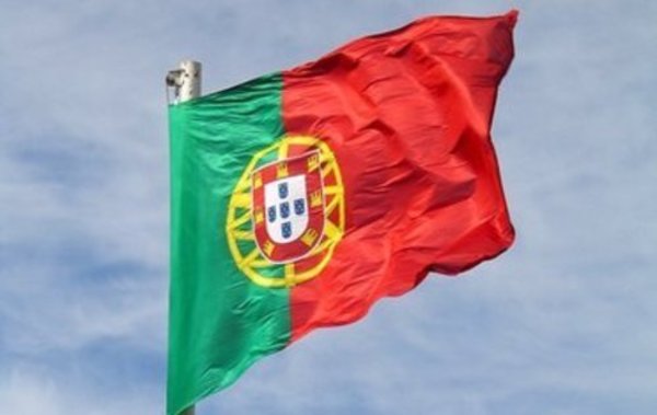 Bandeira_de_Portugal_foto
