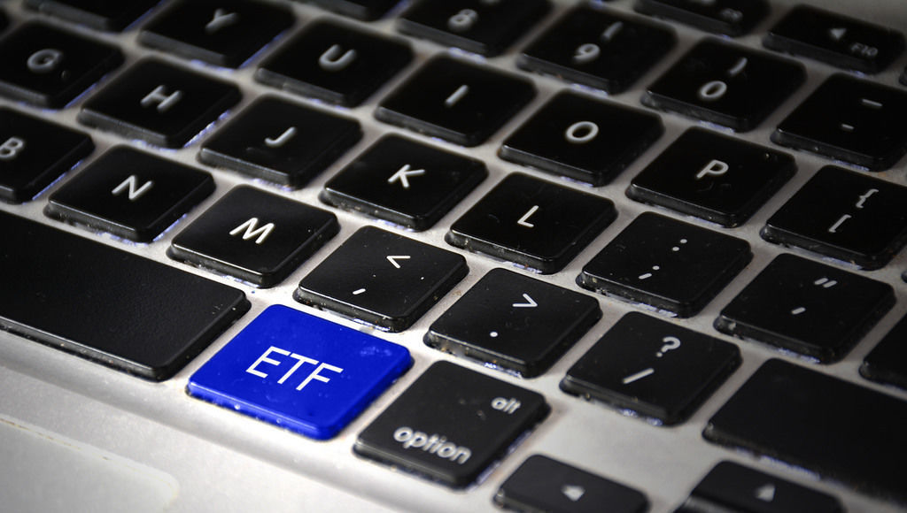 etf; teclado; computador