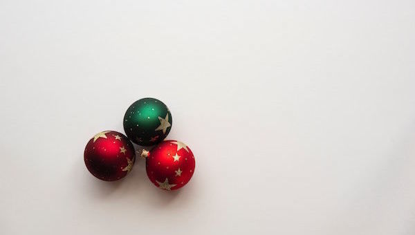 colors_trio_funds_stars_christmas_green_red_ball