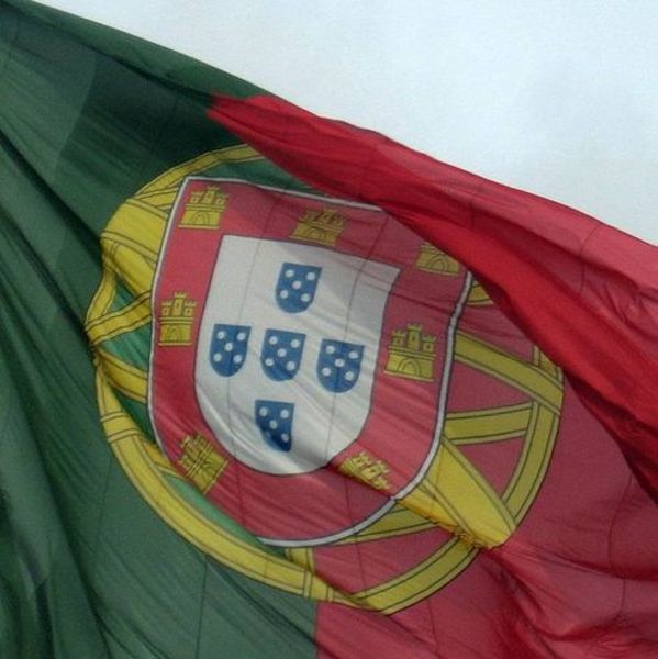 598px-Portugal_flag