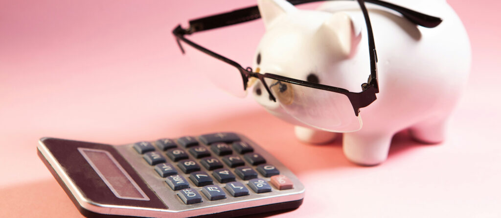 salvadanaio risparmio investimenti famiglie unsplash